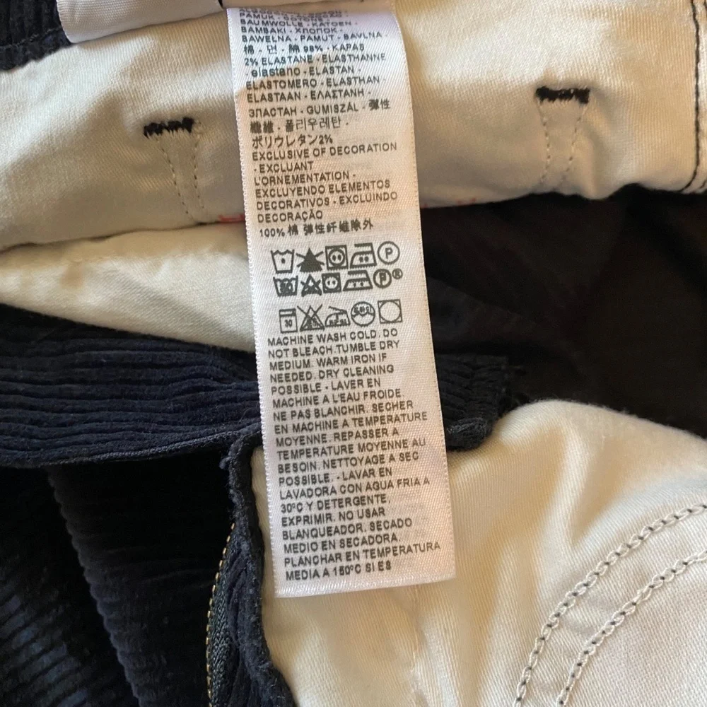 NWT Levi’s 315 Shaping Bootcut-Black Corduroy- 31x30‎
